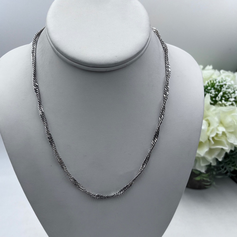 Sterling Silver Twisted Rope Chain 18"
10.25 grams